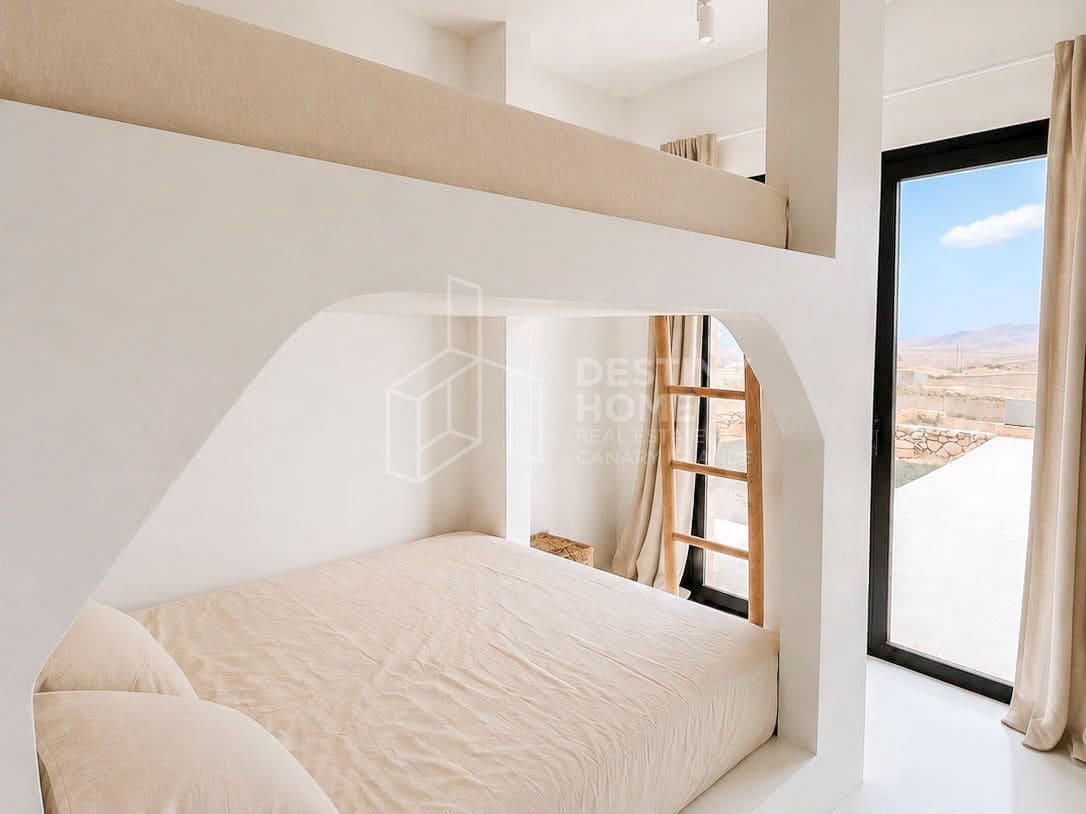 2 bedroom Villa for sale in Tindaya with pool garage - € 900,000 (Ref: 10022057)