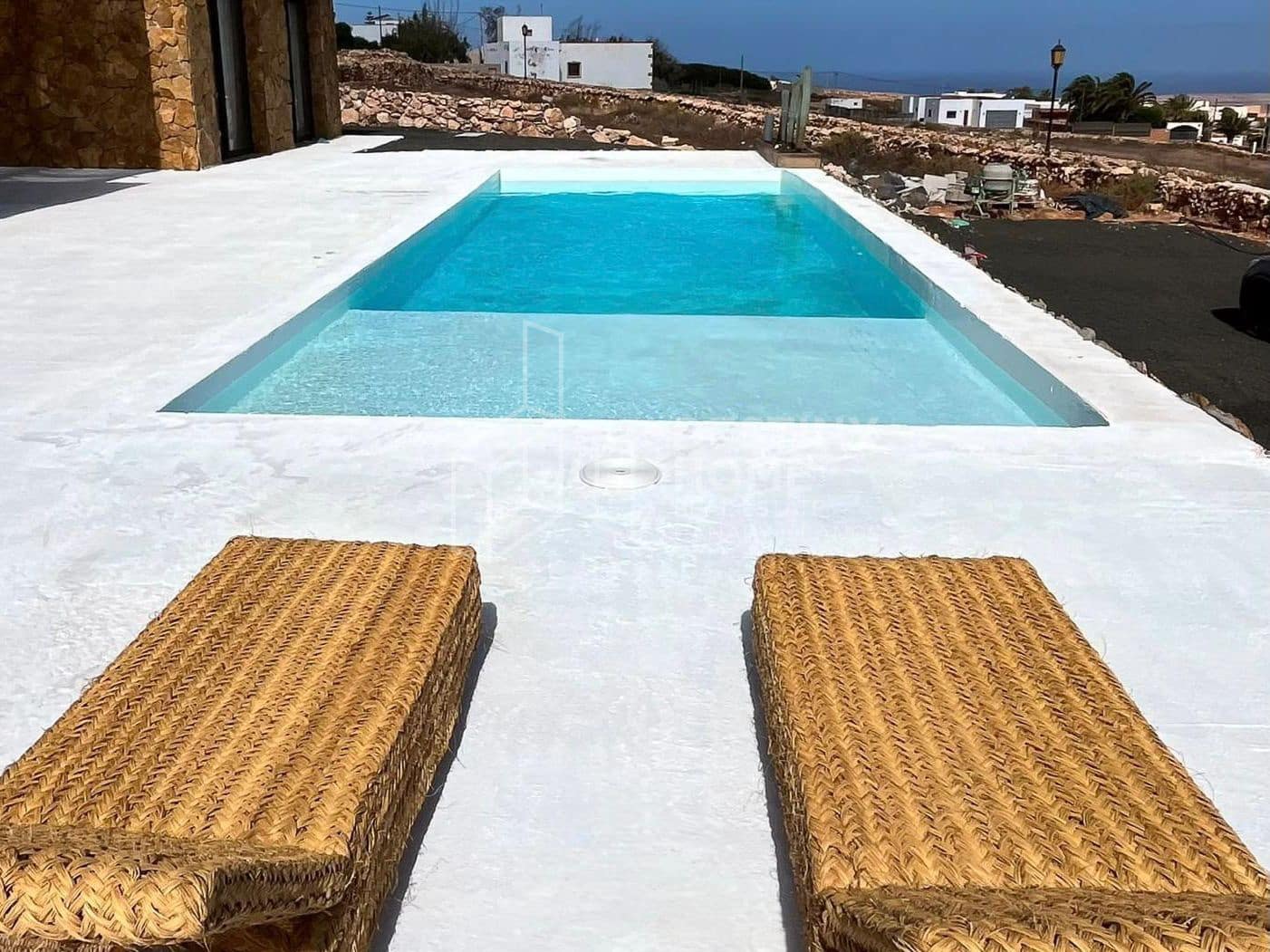 2 bedroom Villa for sale in Tindaya with pool garage - € 900,000 (Ref: 10022057)