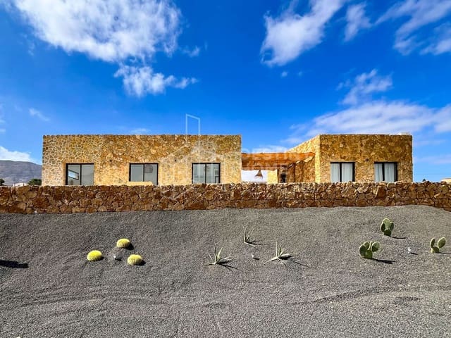 2 sypialnia Willa na sprzedaż w Tindaya, La Oliva z basenem garażem - 900 000 € (Ref: 10022057)
