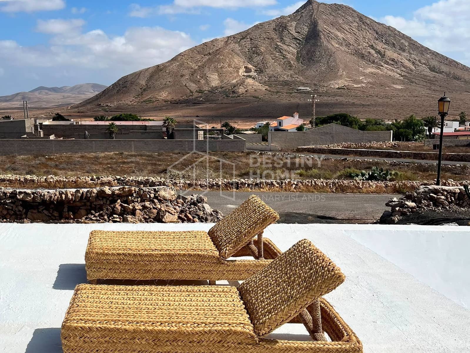 2 bedroom Villa for sale in Tindaya with pool garage - € 900,000 (Ref: 10022057)