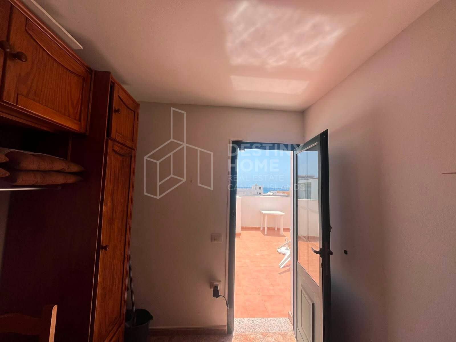 2 bedroom Flat for sale in Puerto del Rosario - € 195,000 (Ref: 10031545)