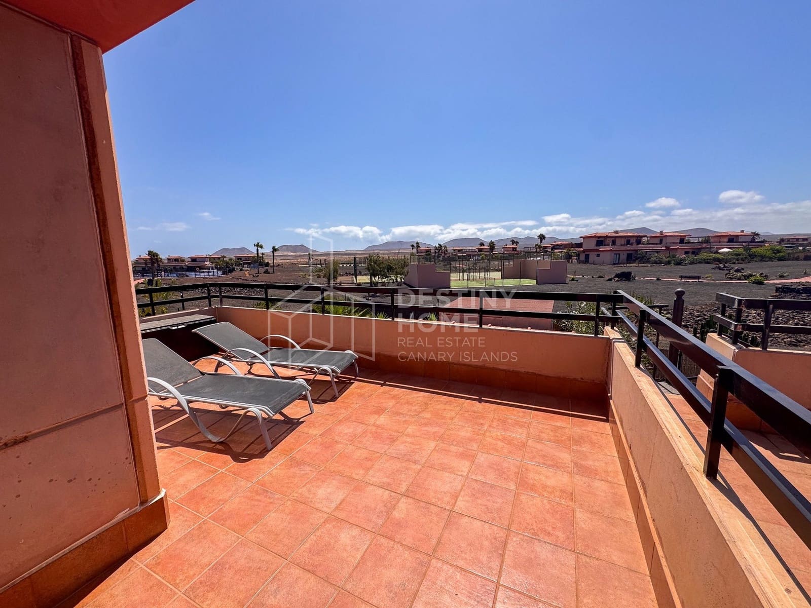 3 chambre Villa/Maison à vendre à Lajares avec piscine - 289 000 € (Ref: 10031546)