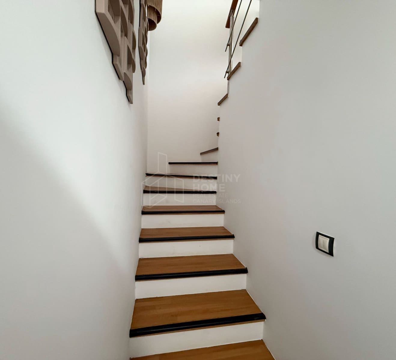 3 bedroom Townhouse for rent in El Cotillo with pool - € 1,900 (Ref: 10034966)