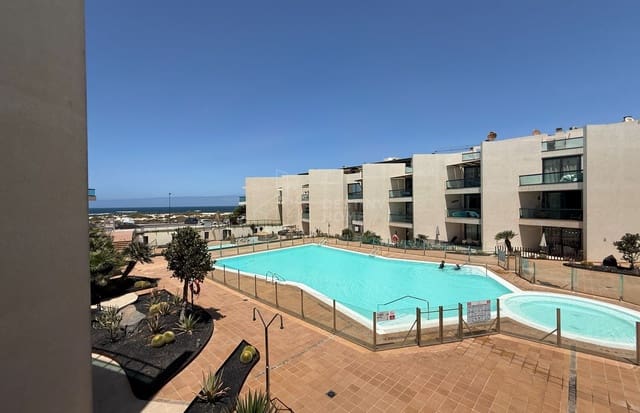 3 bedroom Townhouse for rent in El Cotillo, La Oliva with pool - € 1,900 (Ref: 10034966)