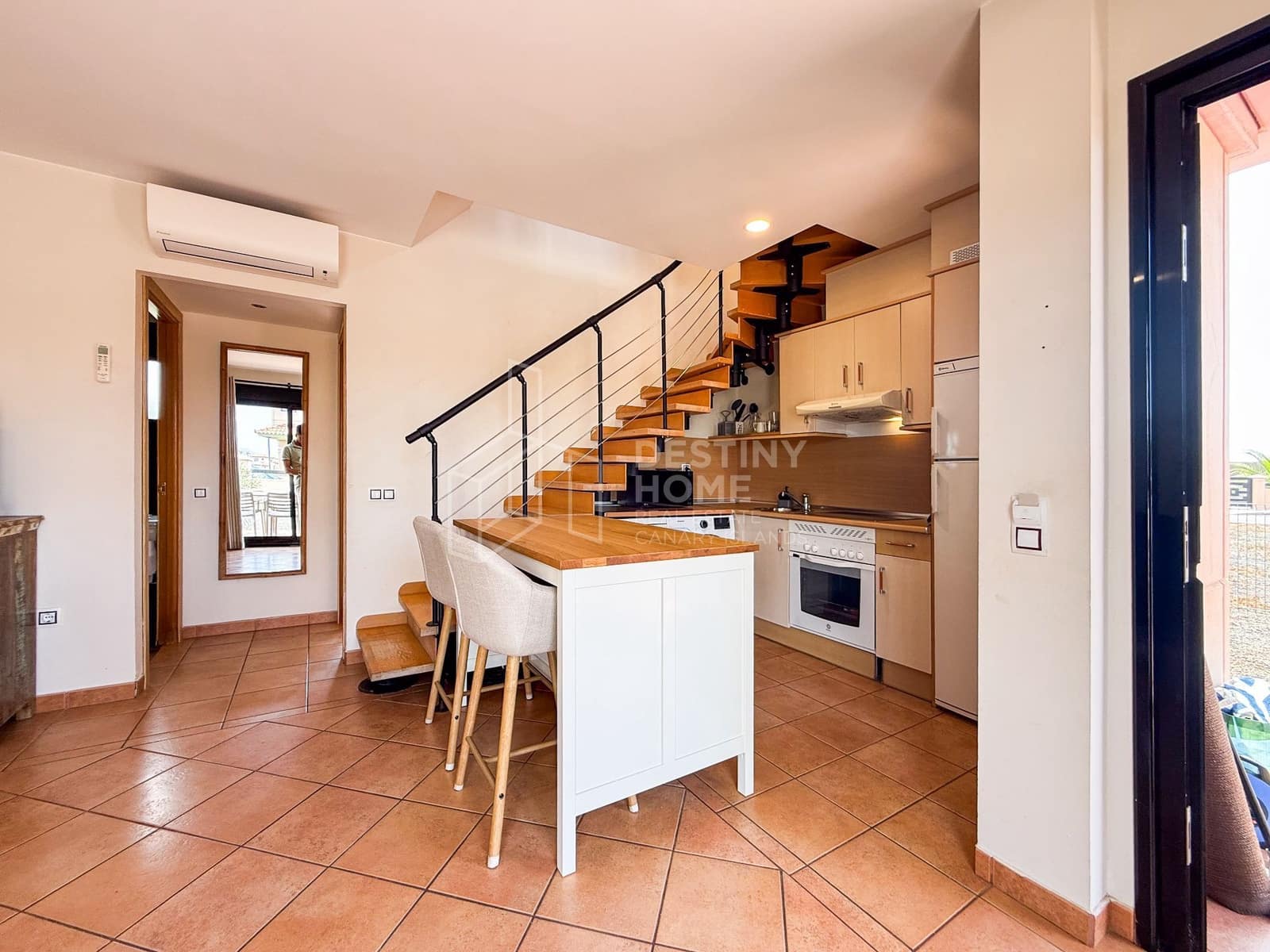 2 bedroom Villa for rent in Lajares with pool - € 1,600 (Ref: 10046929)