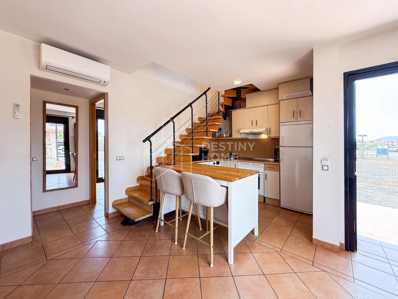 2 bedroom Villa for rent in Lajares with pool - € 1,600 (Ref: 10046929)