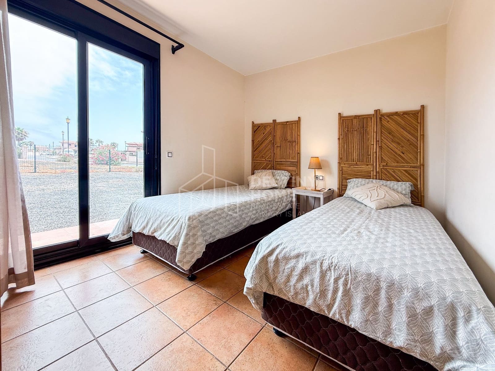 2 bedroom Villa for rent in Lajares with pool - € 1,600 (Ref: 10046929)