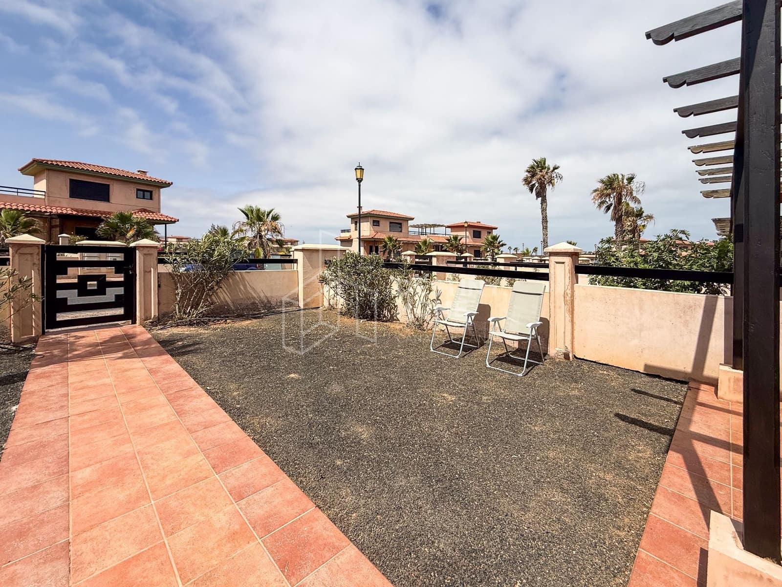 2 bedroom Villa for rent in Lajares with pool - € 1,600 (Ref: 10046929)