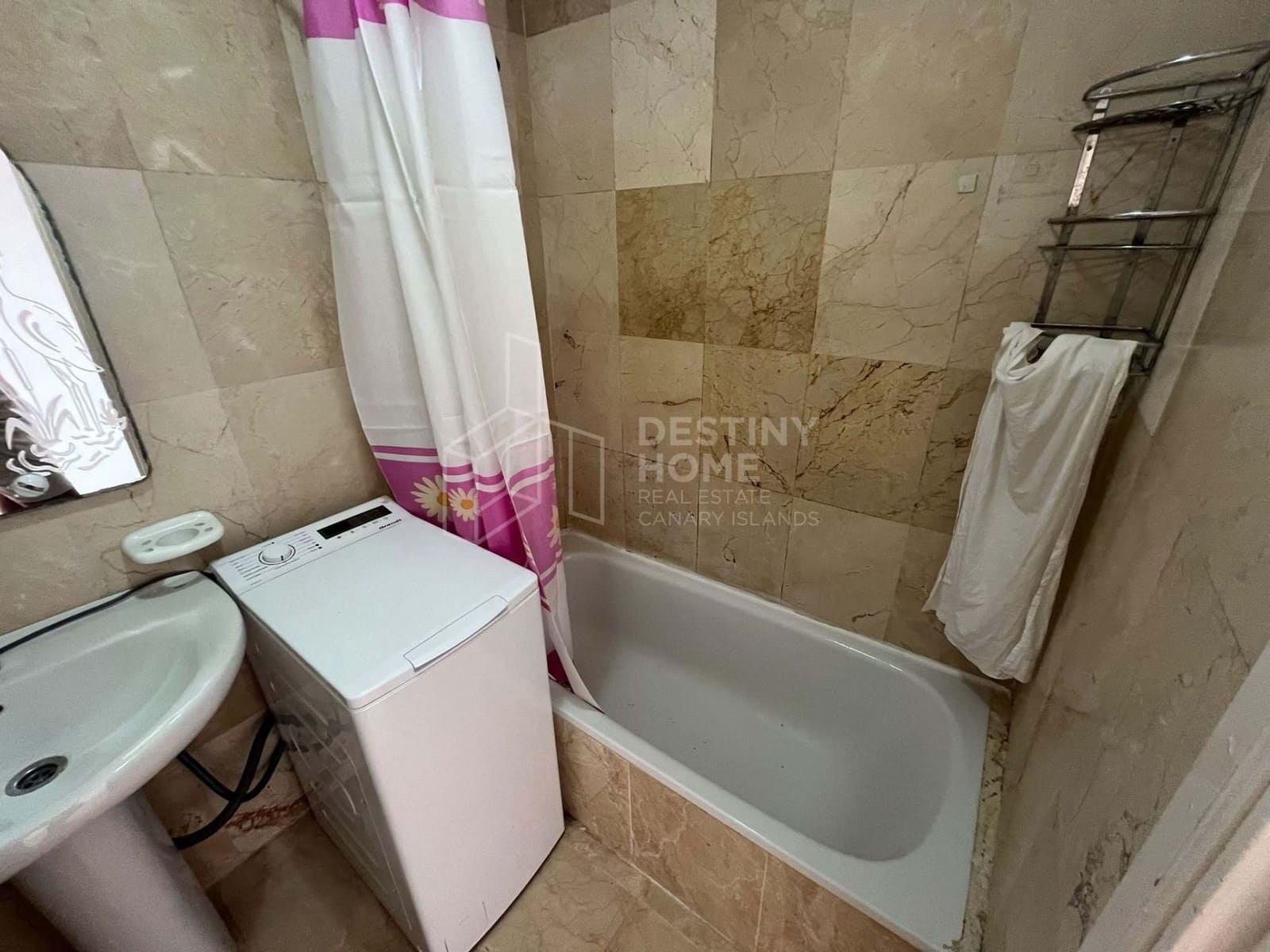 1 bedroom Apartment for sale in Caleta de Fuste with pool garage - € 159,000 (Ref: 10061339)
