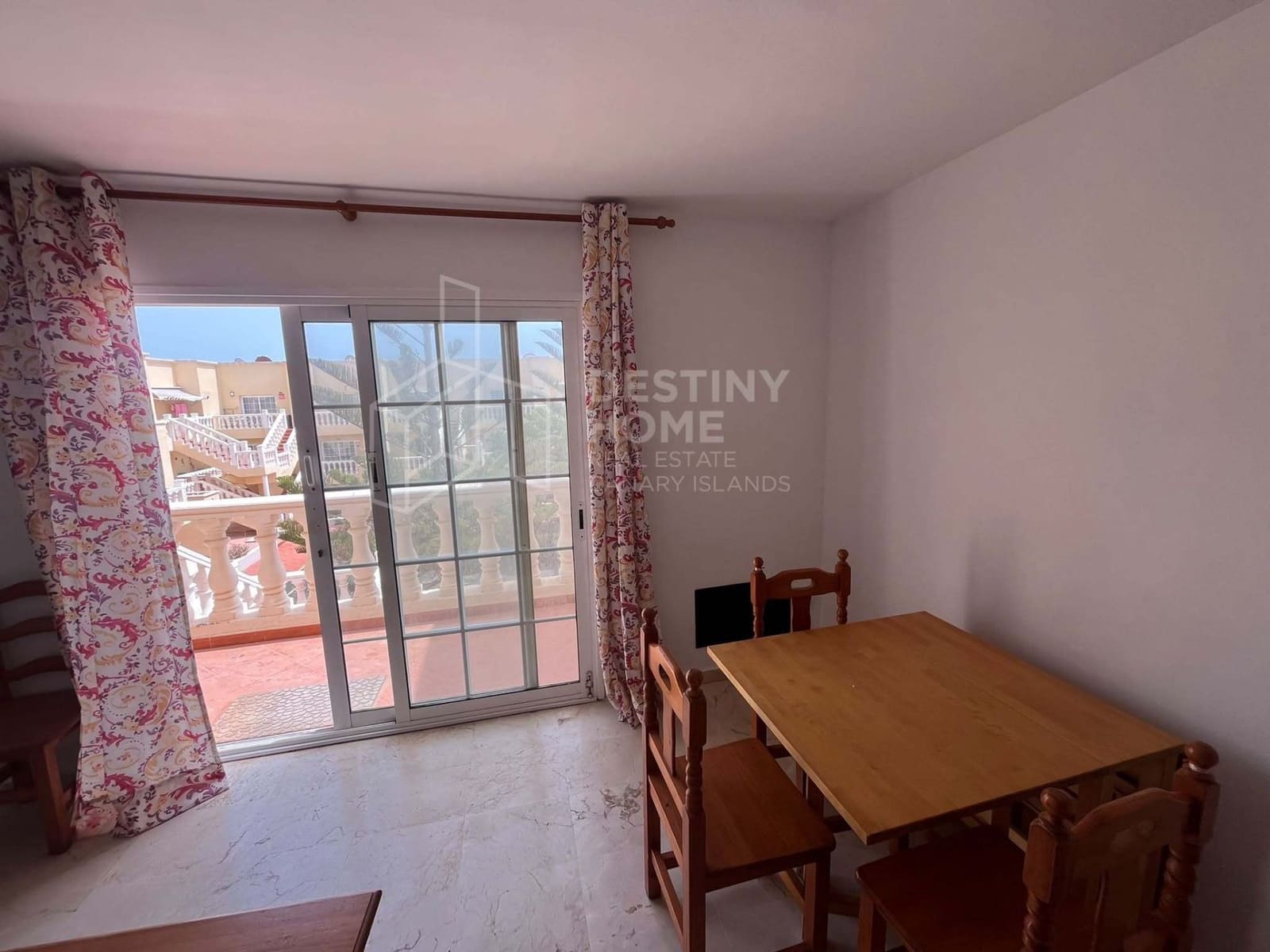 1 bedroom Apartment for sale in Caleta de Fuste with pool garage - € 159,000 (Ref: 10061339)