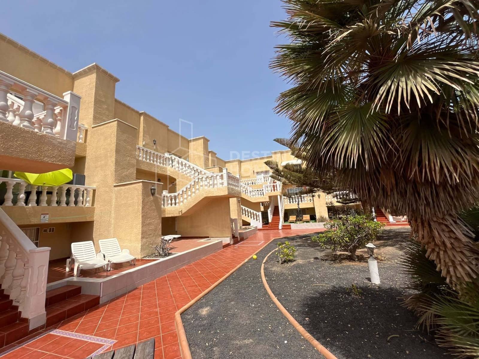 1 bedroom Apartment for sale in Caleta de Fuste with pool garage - € 159,000 (Ref: 10061339)