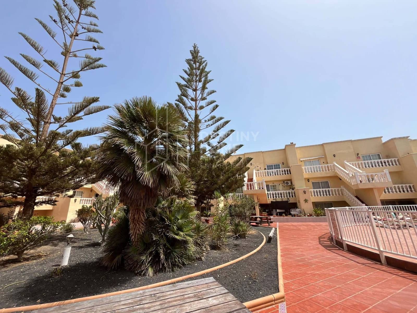 1 bedroom Apartment for sale in Caleta de Fuste with pool garage - € 159,000 (Ref: 10061339)