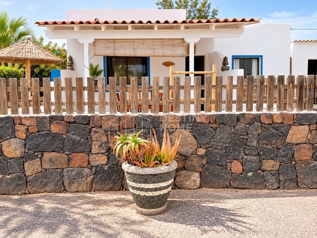 15 sovrum Villa till salu i Lajares, La Oliva med pool garage - 934 500 € (Ref: 10077668)