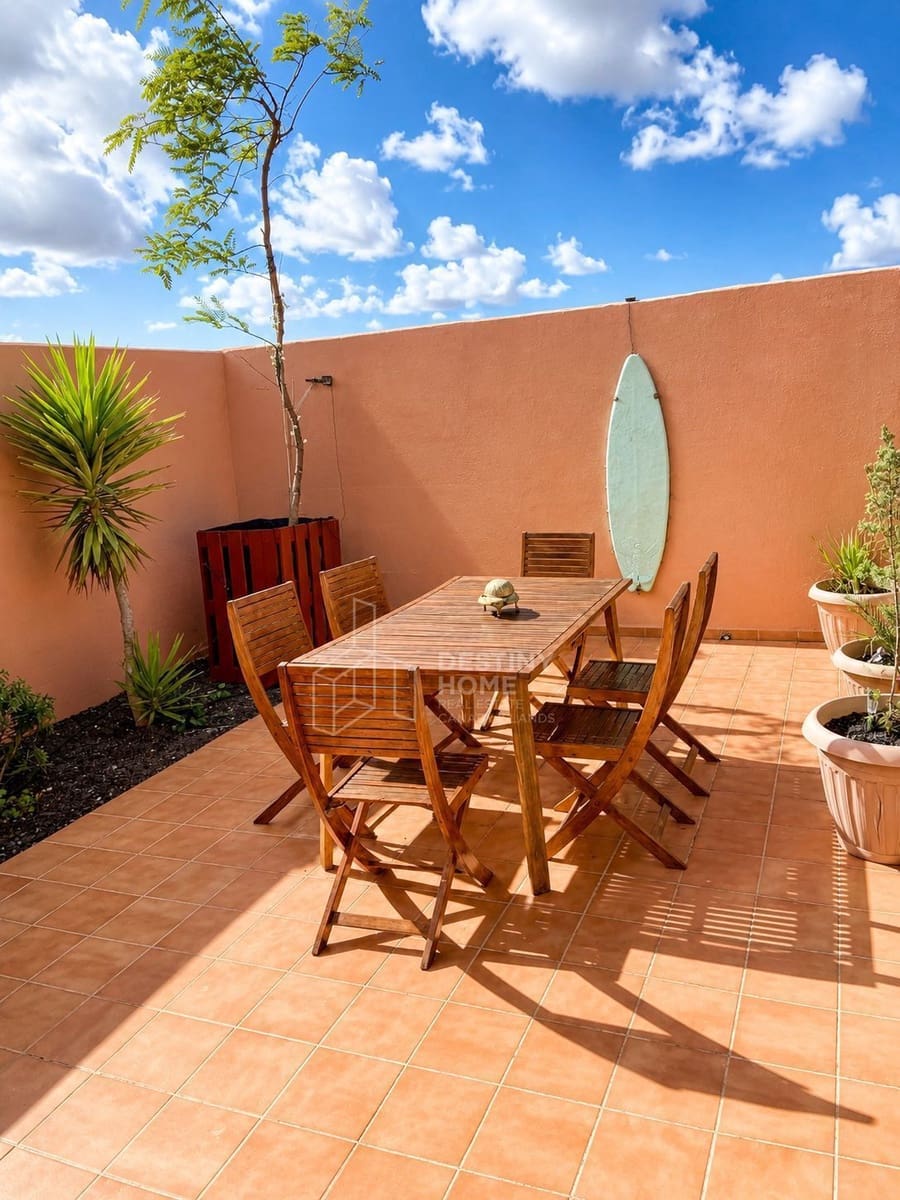 4 chambre Maison de Ville à vendre à Corralejo avec piscine garage - 450 000 € (Ref: 10108958)
