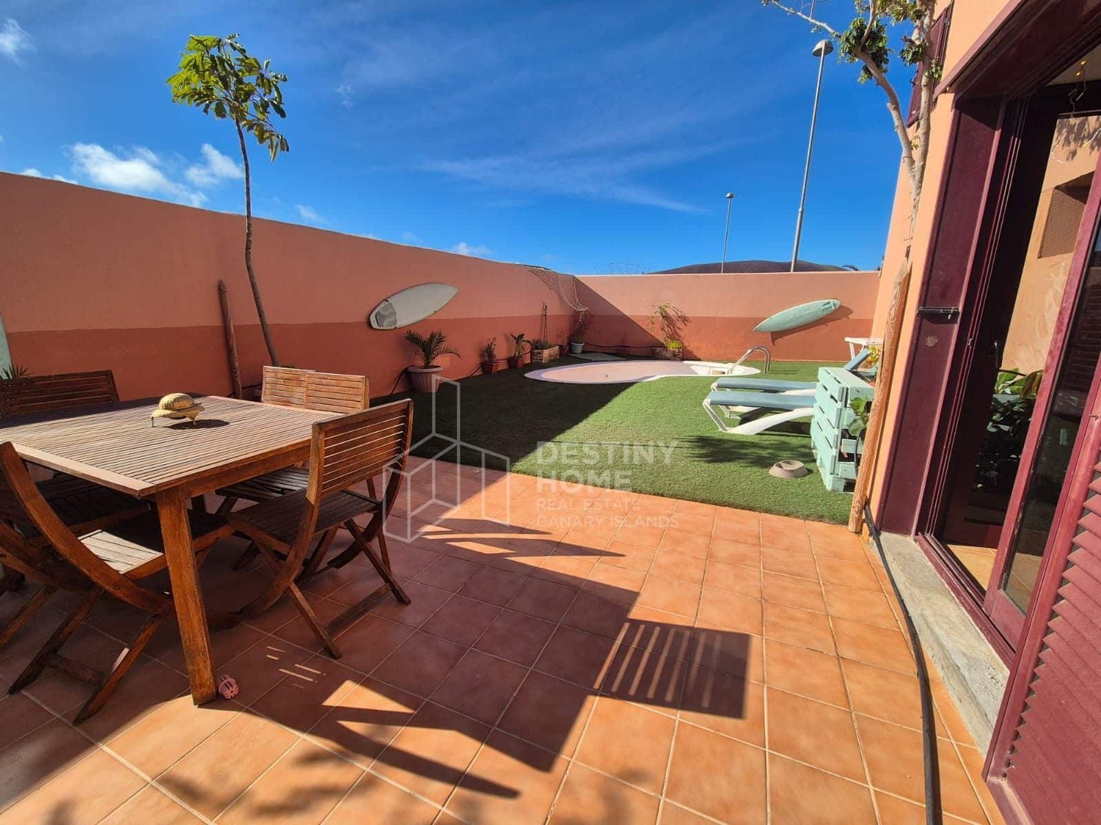 4 chambre Maison de Ville à vendre à Corralejo avec piscine garage - 450 000 € (Ref: 10108958)