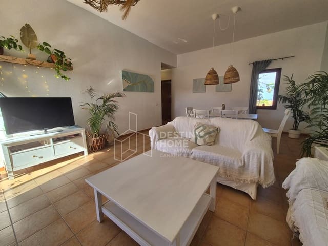 4 chambre Maison de Ville à vendre à Corralejo, La Oliva avec piscine garage - 450 000 € (Ref: 10108958)