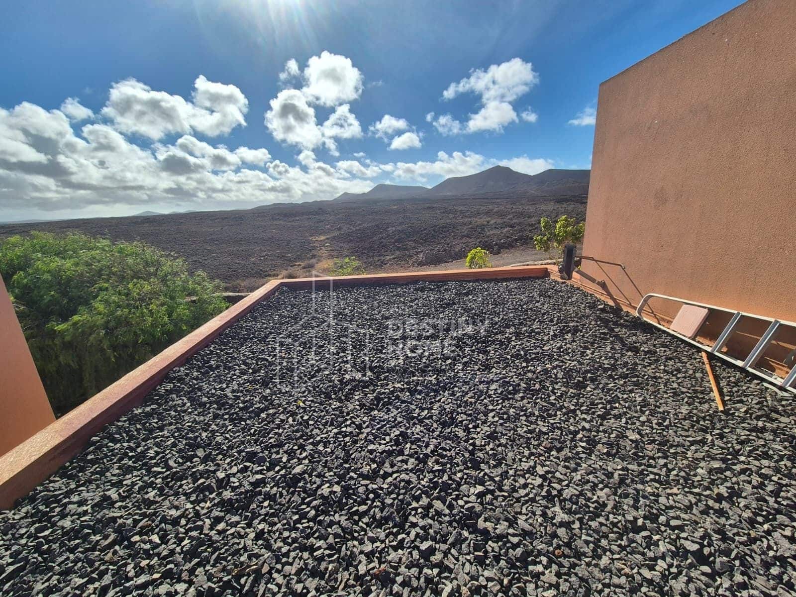 4 chambre Maison de Ville à vendre à Corralejo avec piscine garage - 450 000 € (Ref: 10108958)