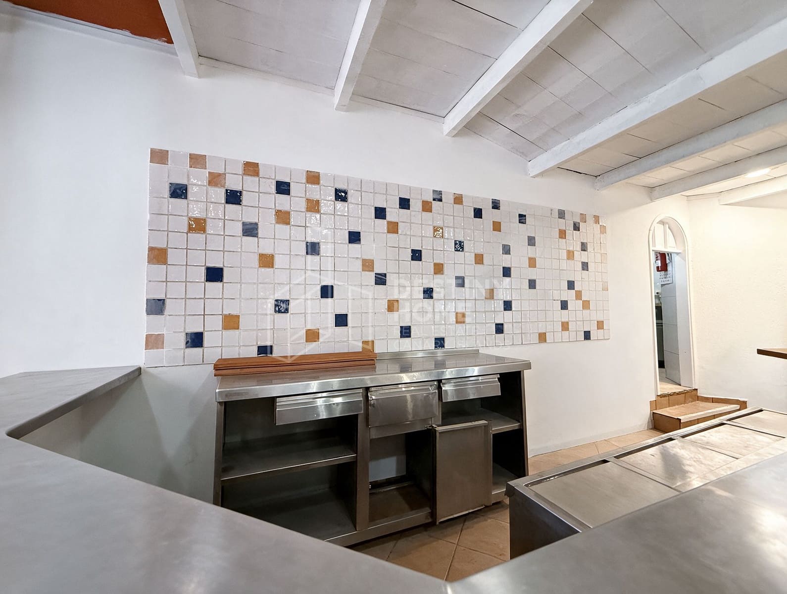 1 bedroom Commercial for sale in Corralejo - € 90,000 (Ref: 10118815)