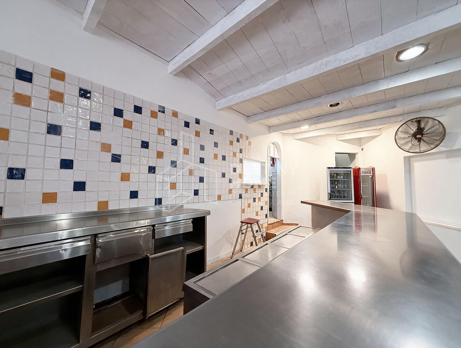 1 bedroom Commercial for sale in Corralejo - € 90,000 (Ref: 10118815)
