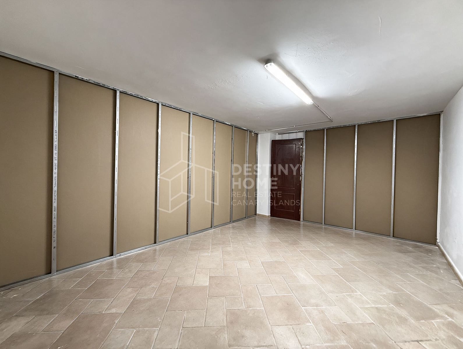 1 bedroom Commercial for sale in Corralejo - € 90,000 (Ref: 10118815)