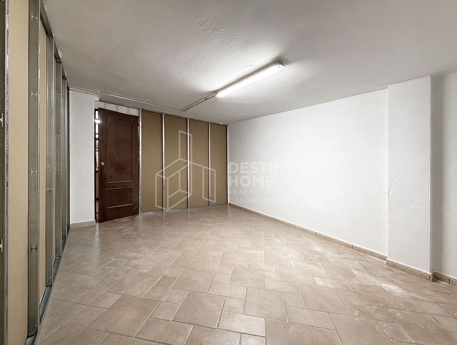 1 bedroom Commercial for sale in Corralejo - € 90,000 (Ref: 10118815)