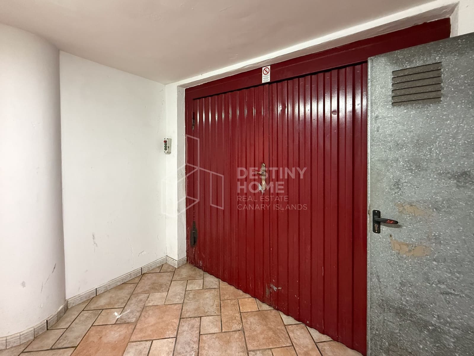 1 bedroom Commercial for sale in Corralejo - € 90,000 (Ref: 10118815)