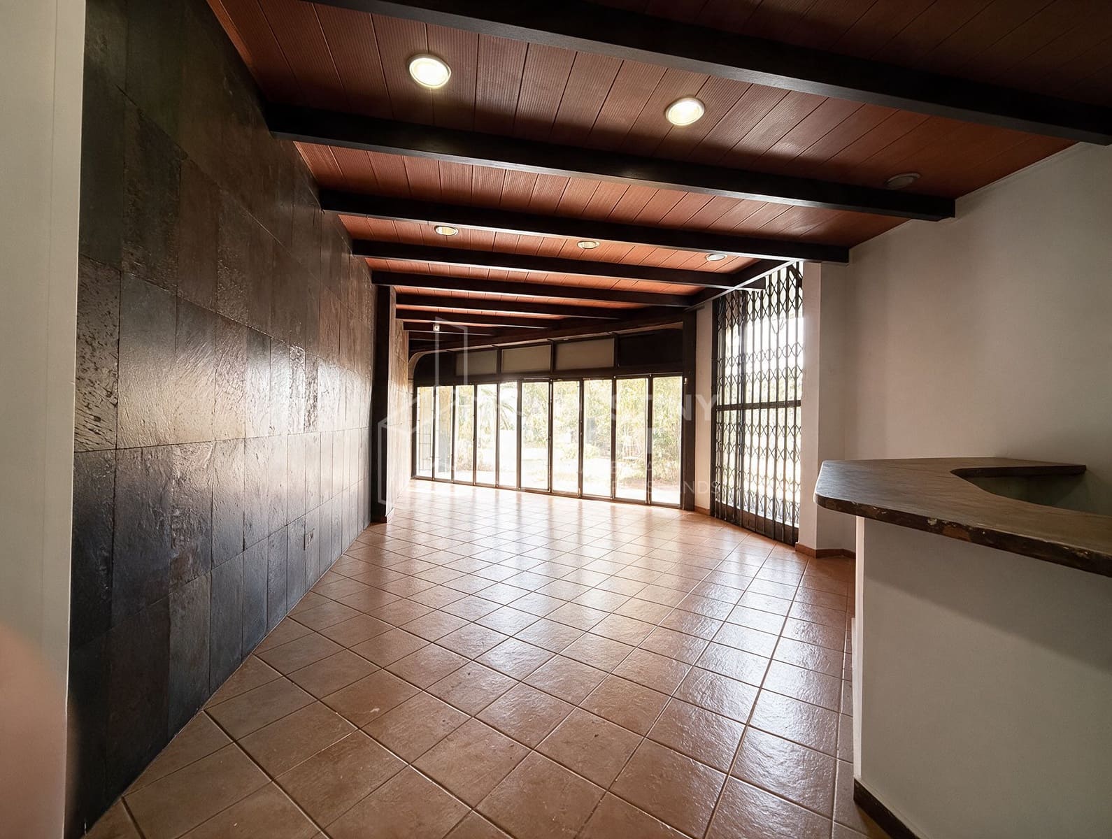 1 bedroom Commercial for sale in Corralejo - € 90,000 (Ref: 10118815)