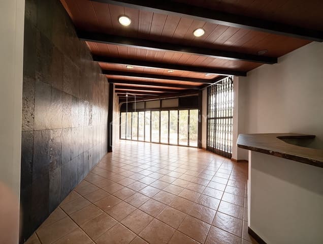 1 bedroom Commercial for sale in Corralejo, La Oliva - € 90,000 (Ref: 10118815)