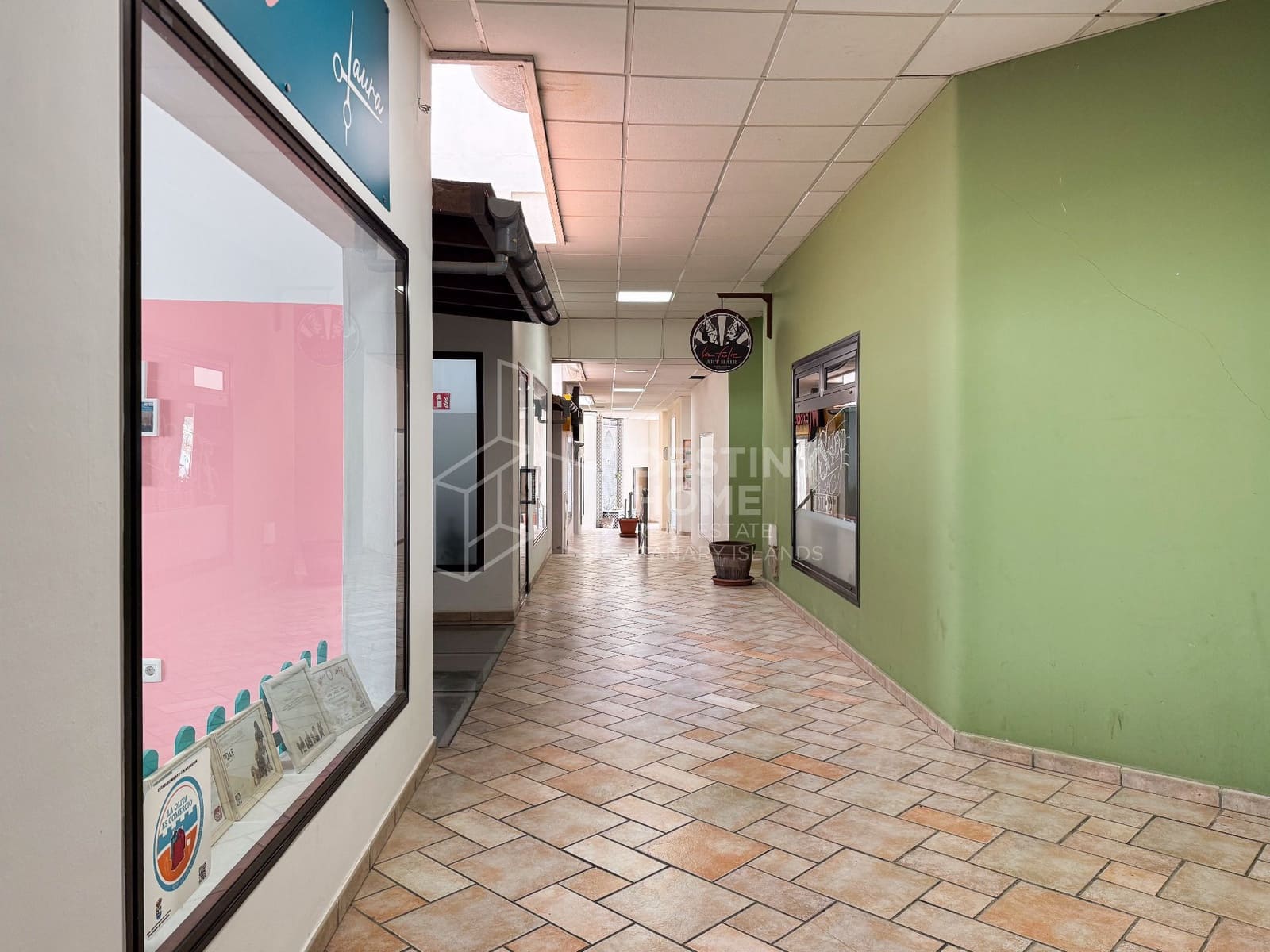 1 bedroom Commercial for sale in Corralejo - € 90,000 (Ref: 10118815)