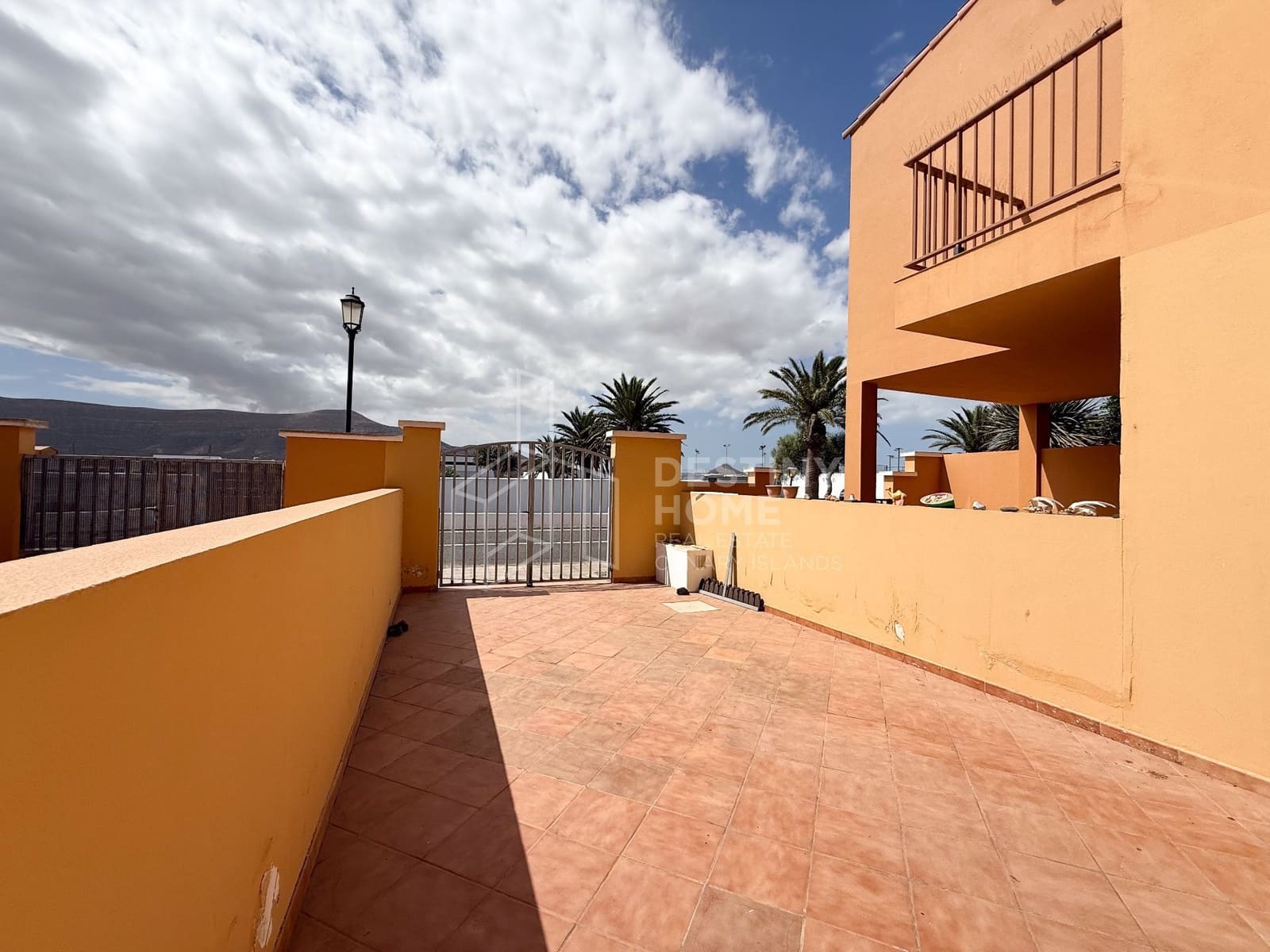 3 bedroom Townhouse for sale in La Oliva with garage - € 235,000 (Ref: 10123492)