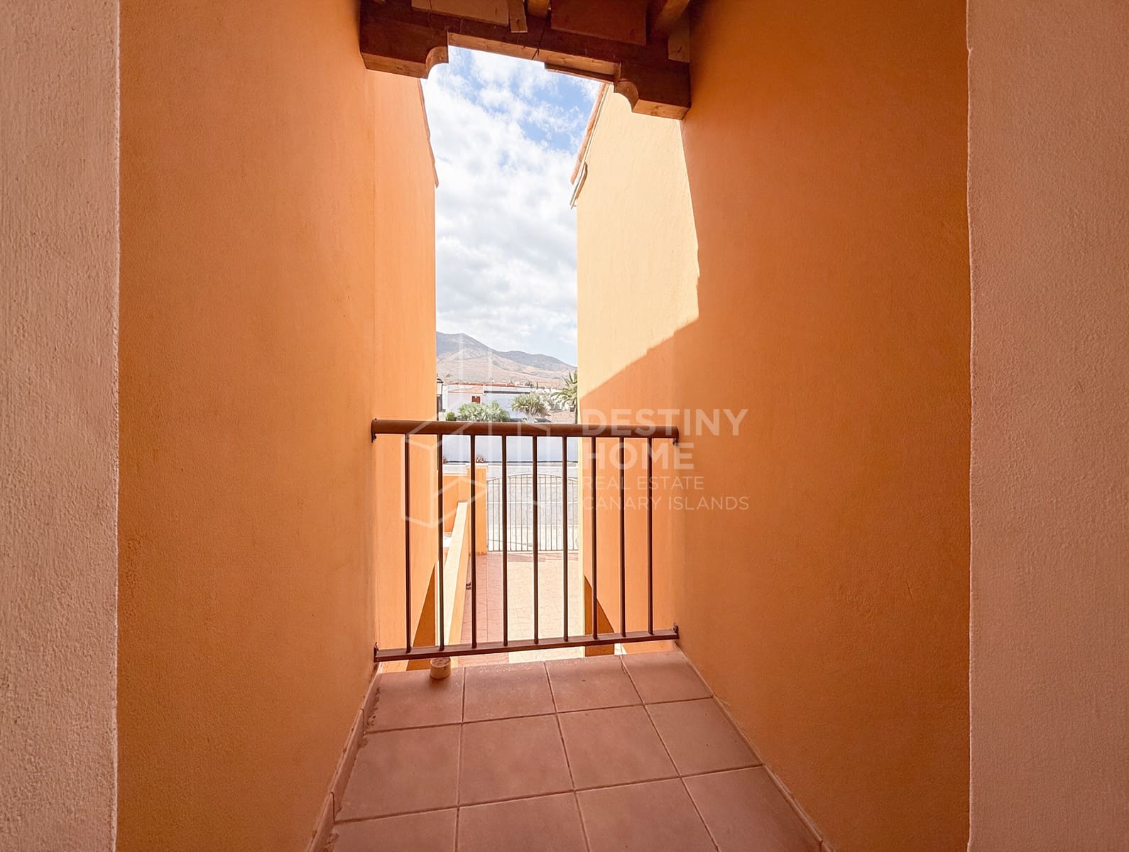 3 bedroom Townhouse for sale in La Oliva with garage - € 235,000 (Ref: 10123492)