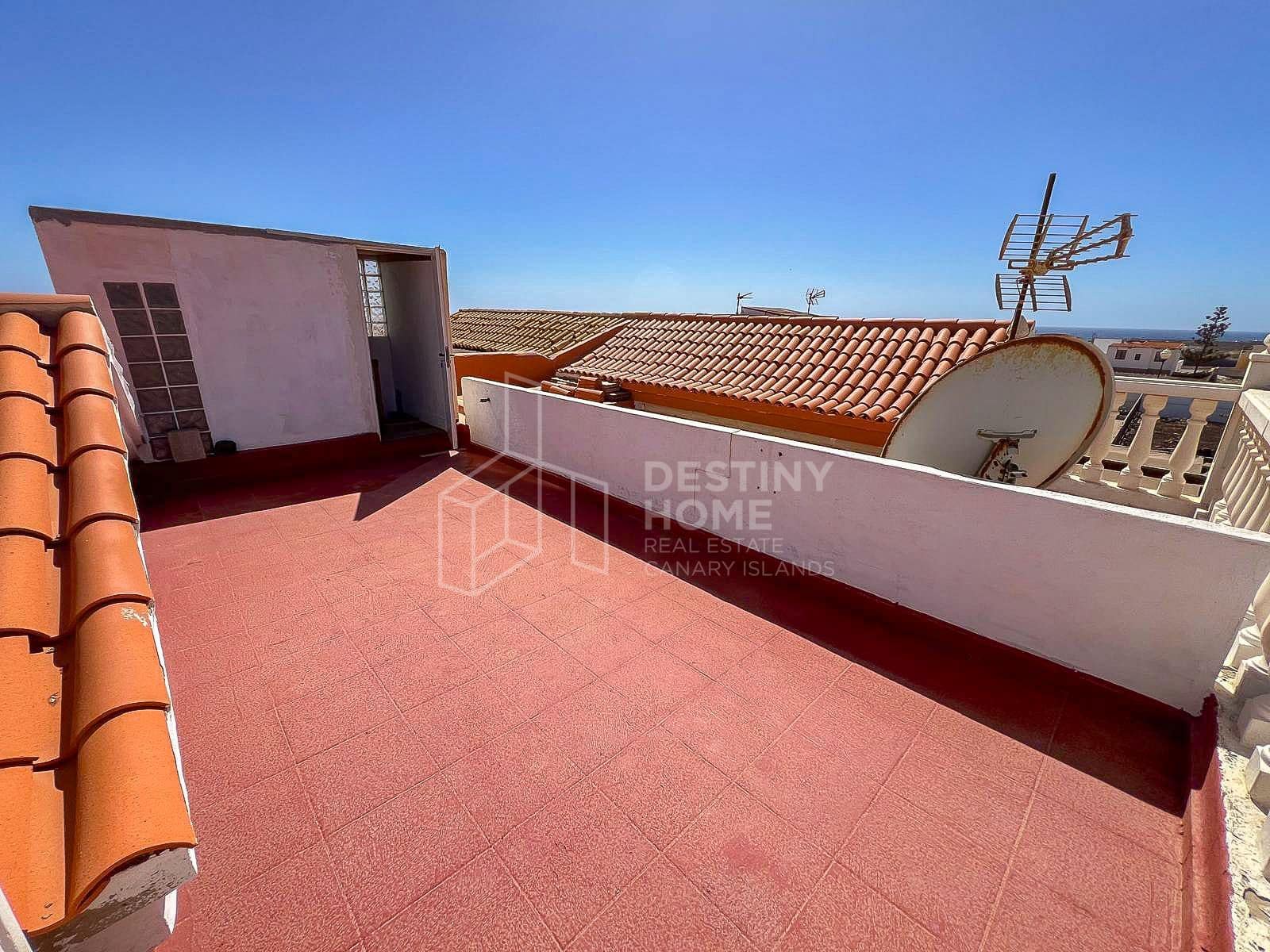1 slaapkamer Appartement te koop in Costa de Antigua met zwembad - € 150.000 (Ref: 10128111)