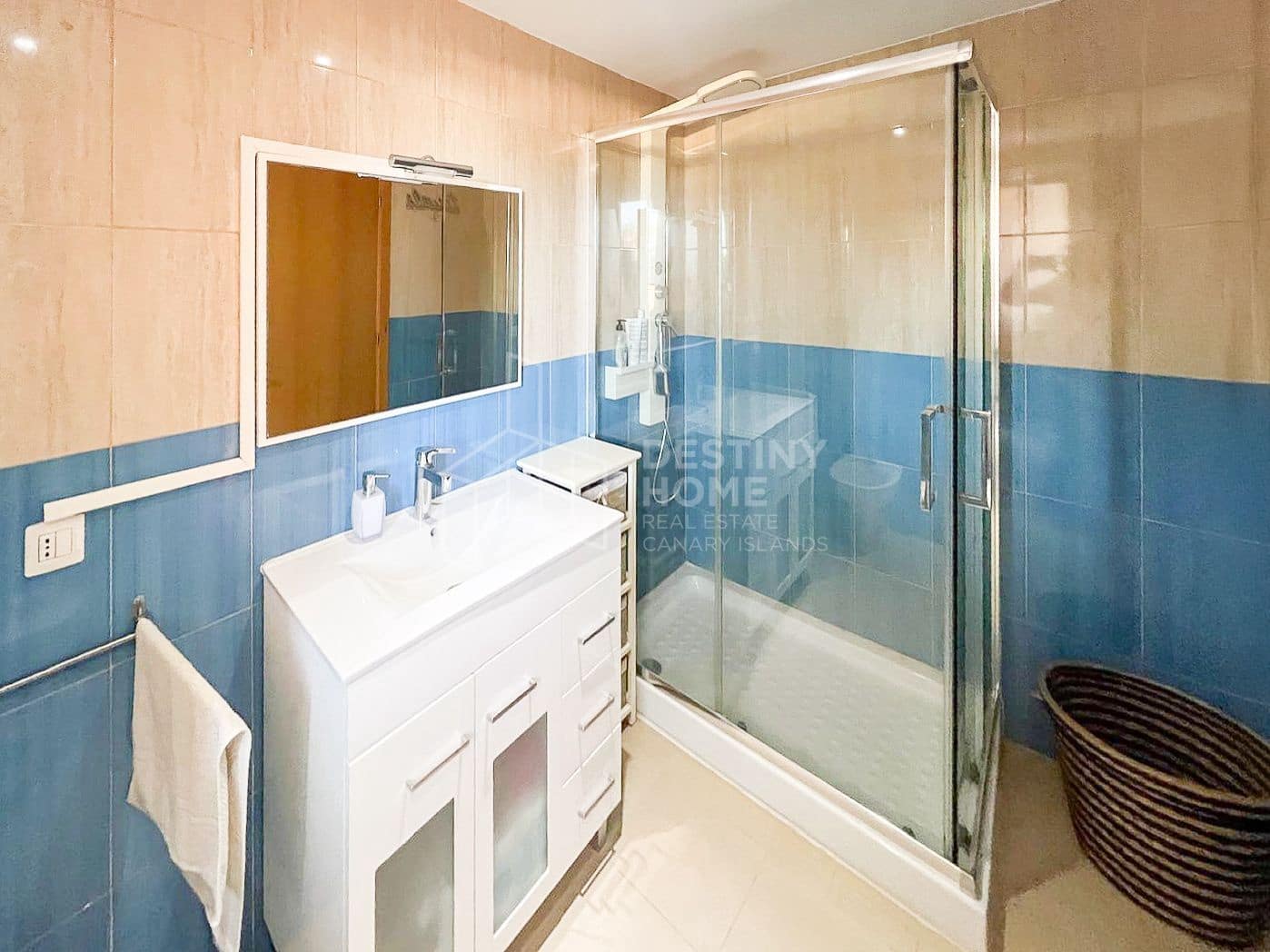 2 sovrum Lägenhet till salu i Corralejo med pool garage - 295 000 € (Ref: 10131278)