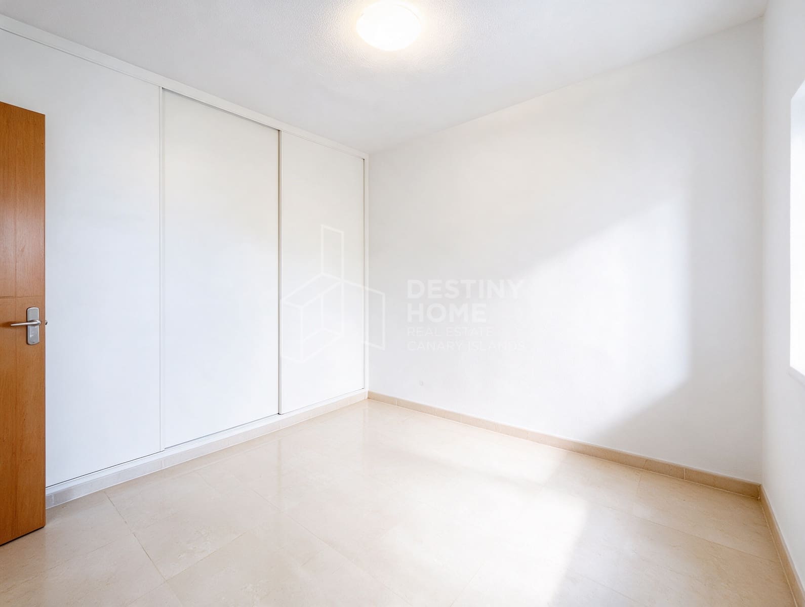 2 sovrum Lägenhet till salu i Corralejo med pool garage - 295 000 € (Ref: 10131278)