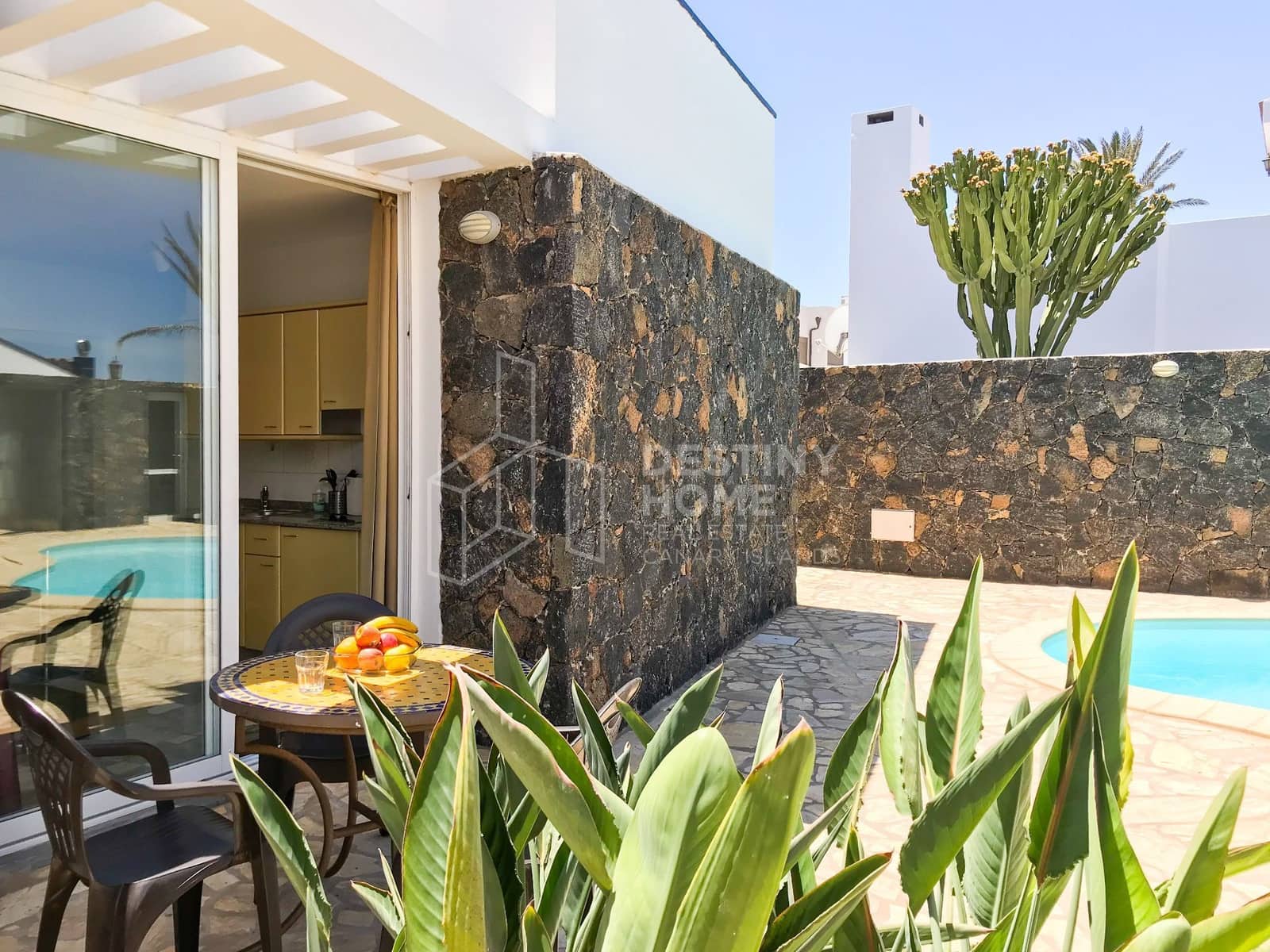6 sovrum Villa till salu i Corralejo med pool - 1 600 000 € (Ref: 10135730)