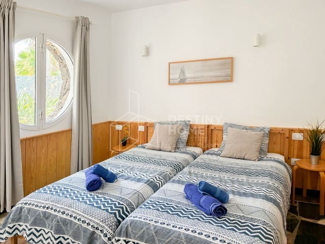 6 sovrum Villa till salu i Corralejo, La Oliva med pool - 1 600 000 € (Ref: 10135730)