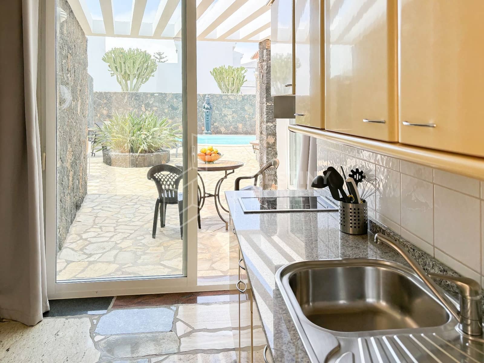 6 sovrum Villa till salu i Corralejo med pool - 1 600 000 € (Ref: 10135730)