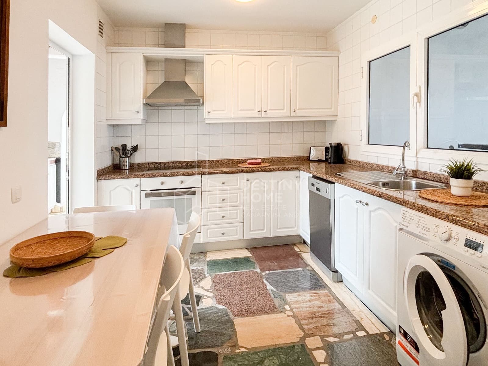 6 sovrum Villa till salu i Corralejo med pool - 1 600 000 € (Ref: 10135730)