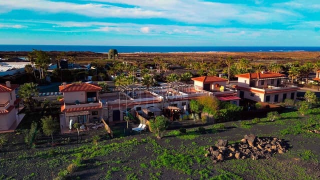 2 camera da letto Villetta Bifamiliare in vendita in Lajares, La Oliva con piscina garage - 329.000 € (Rif: 10139207)