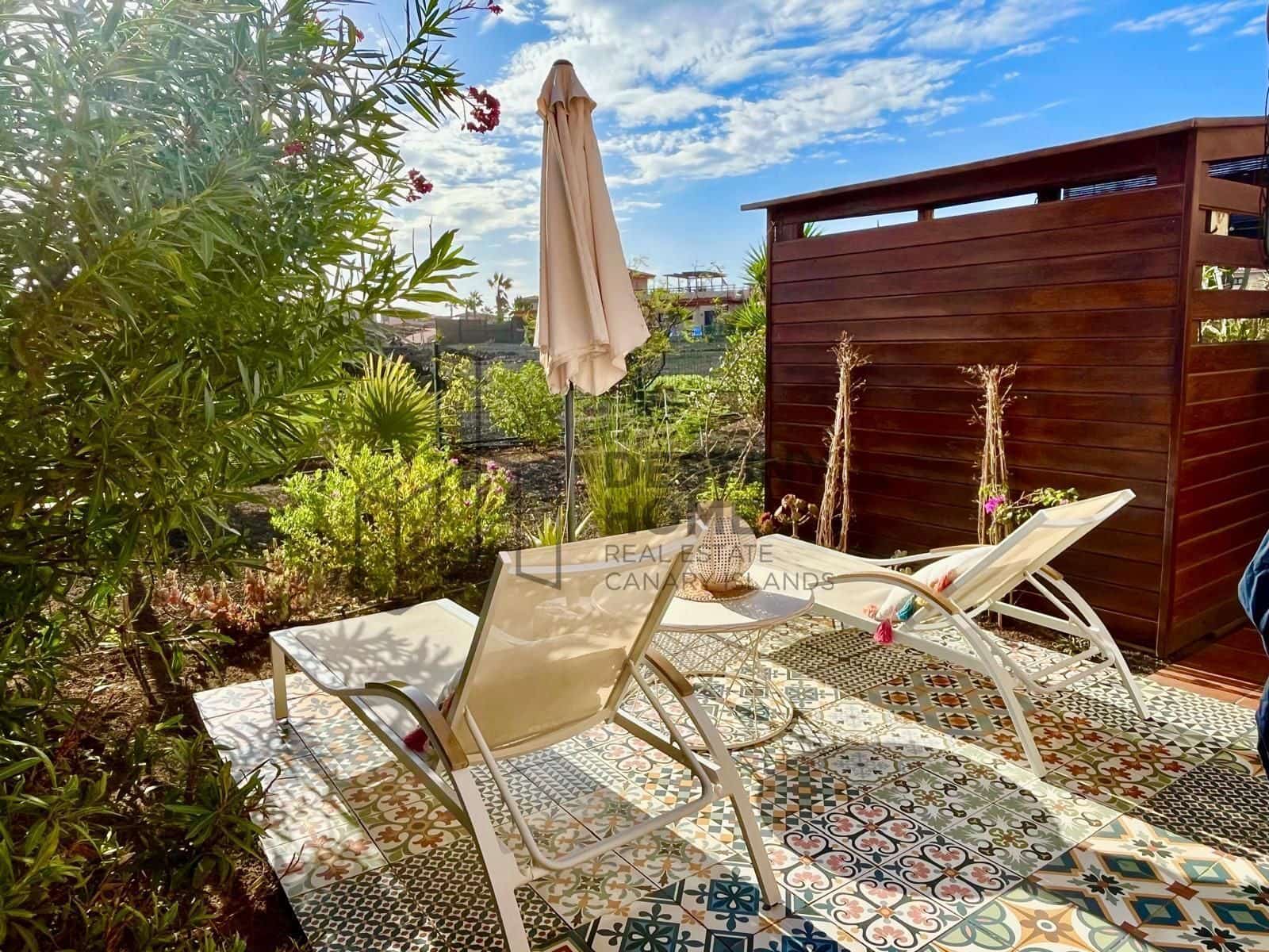 2 soverom Kjedet enebolig til salgs i Lajares med svømmebasseng garasje - € 329 000 (Ref: 10139207)