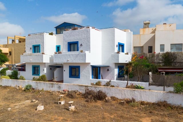 Pareado de 2 habitaciones en La Oliva en venta con garaje - 235.000 € (Ref: 10146302)