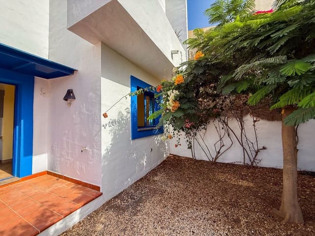 Pareado de 2 habitaciones en La Oliva en venta con garaje - 235.000 € (Ref: 10146302)