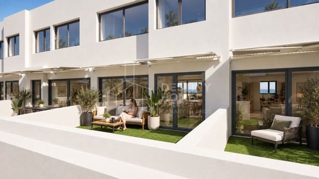 4 bedroom Townhouse for sale in Puerto del Rosario with garage - € 290,000 (Ref: 10161039)