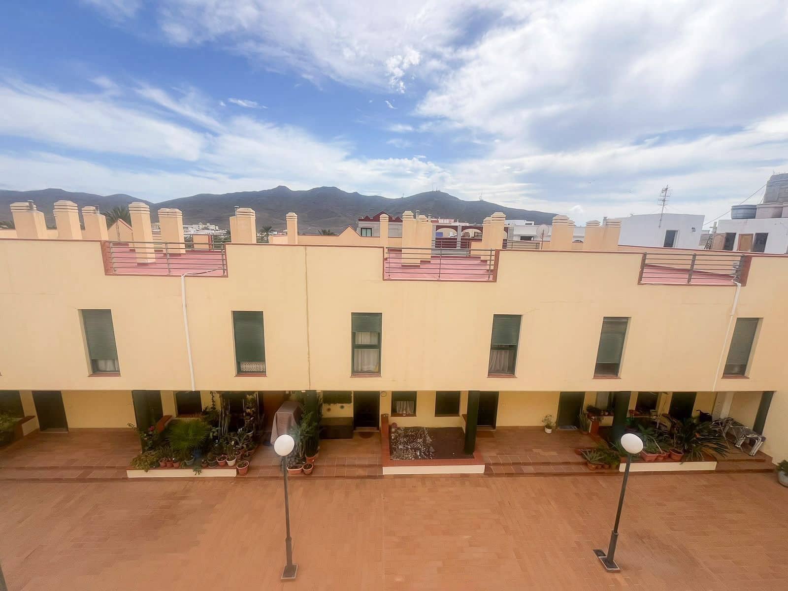 3 bedroom Flat for sale in Gran Tarajal with garage - € 235,000 (Ref: 10168245)
