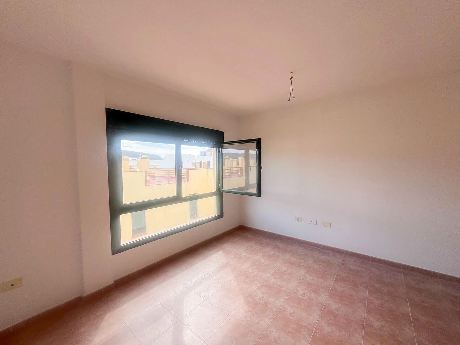 3 bedroom Flat for sale in Gran Tarajal with garage - € 235,000 (Ref: 10168245)
