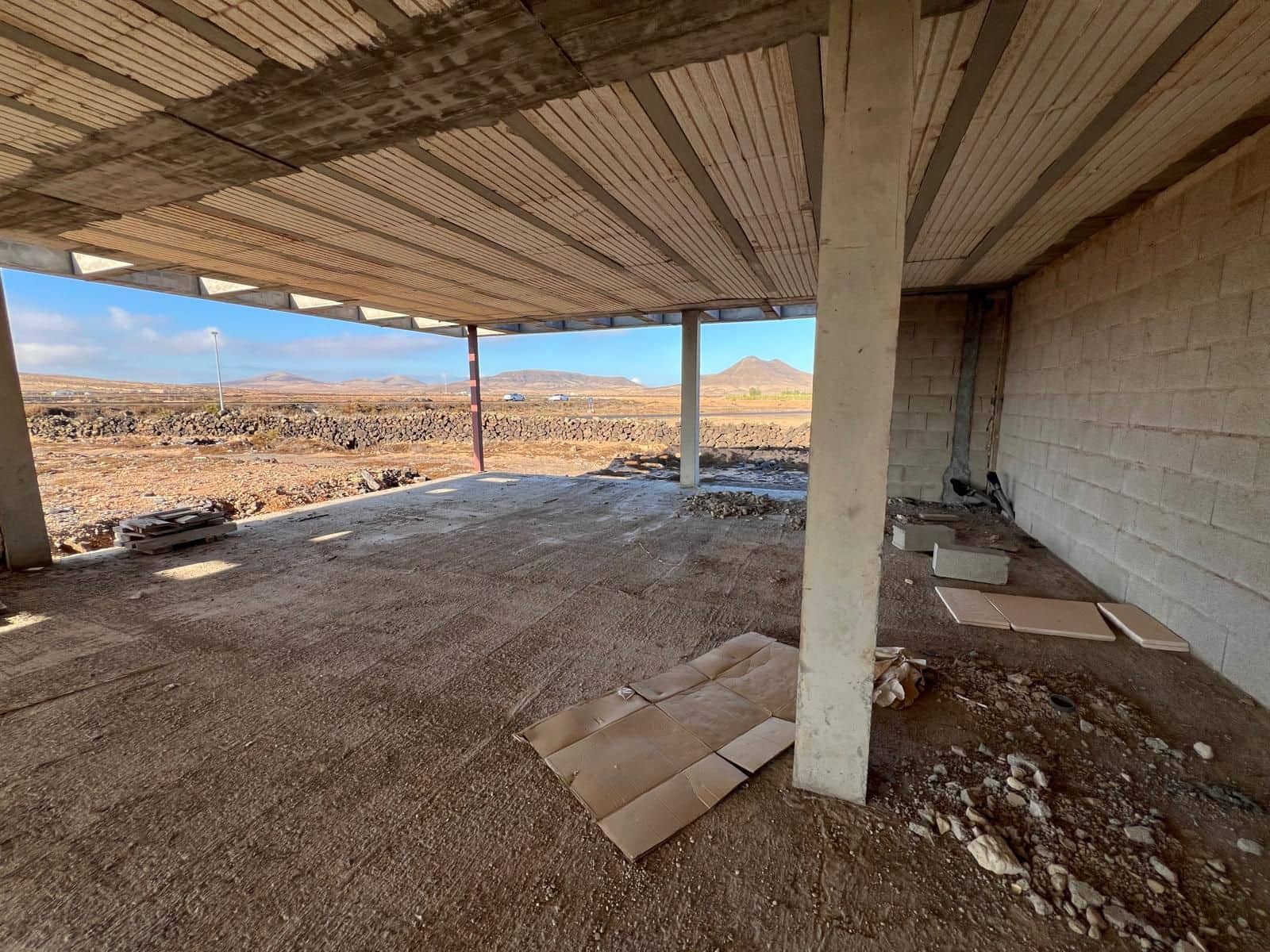 1 quarto Comercial para arrendar em Lajares - 2 500 € (Ref: 10173332)