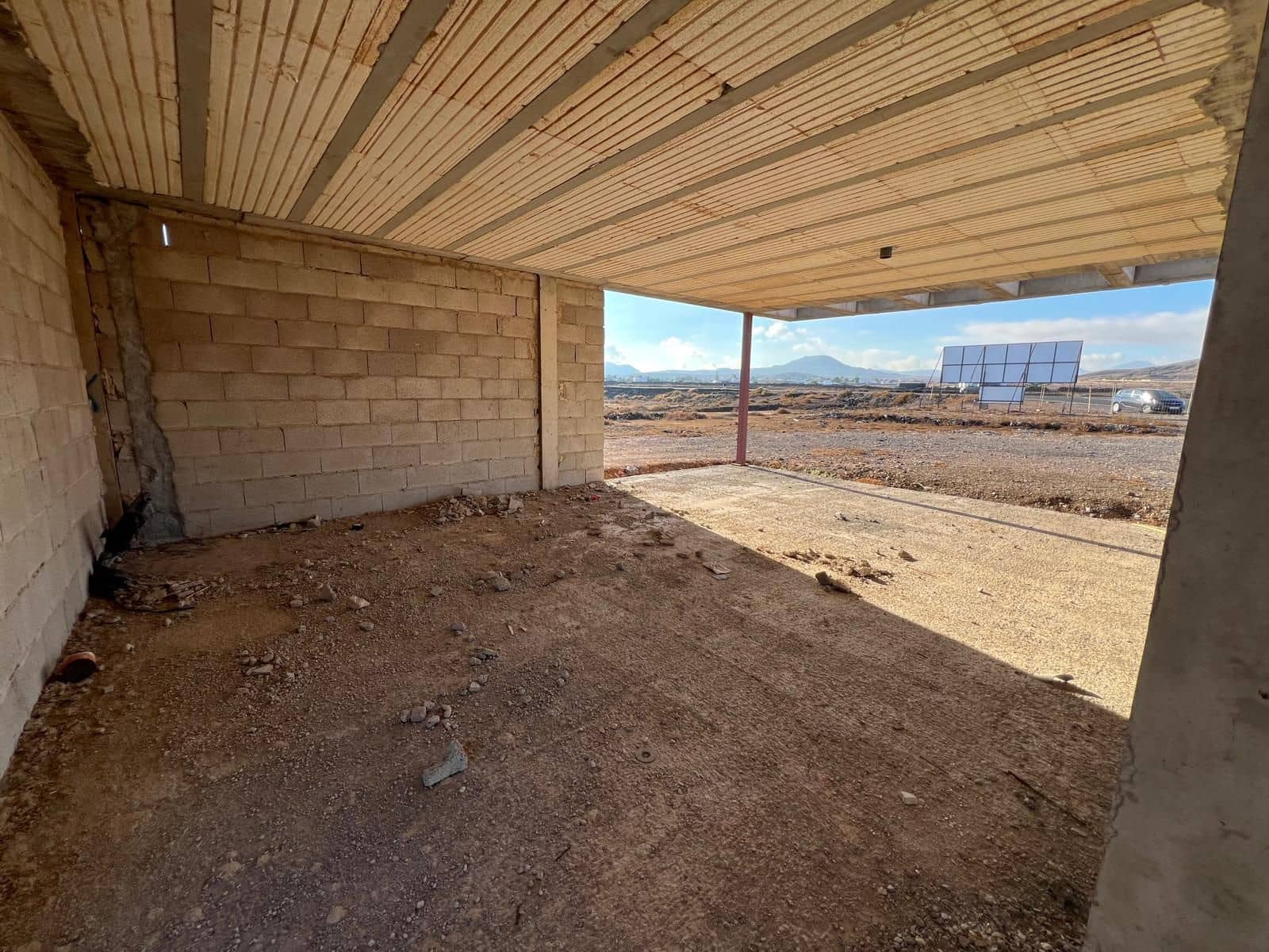 1 quarto Comercial para arrendar em Lajares - 2 500 € (Ref: 10173332)