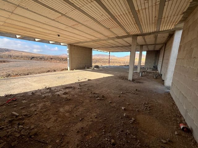 1 quarto Comercial para arrendar em Lajares, La Oliva - 2 500 € (Ref: 10173332)
