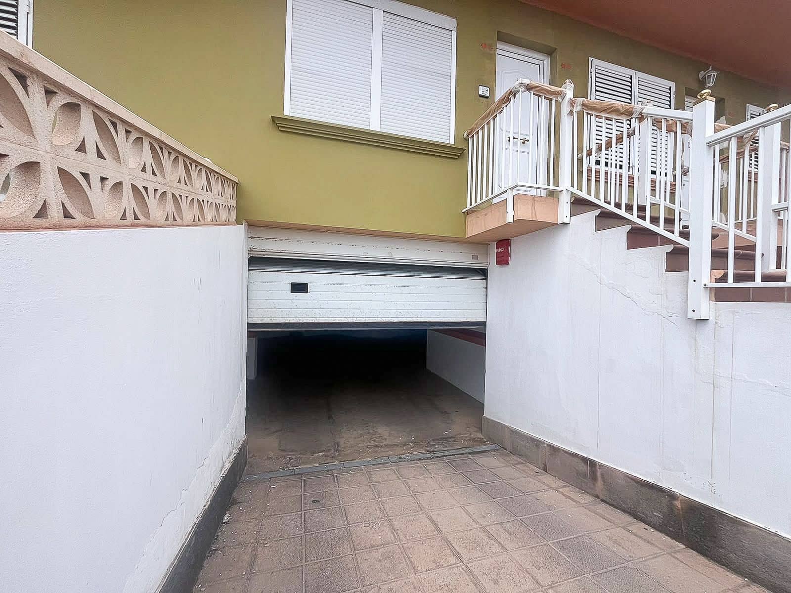 3 sovrum Semi-fristående Villa till salu i Puerto del Rosario med garage - 260 000 € (Ref: 10173333)
