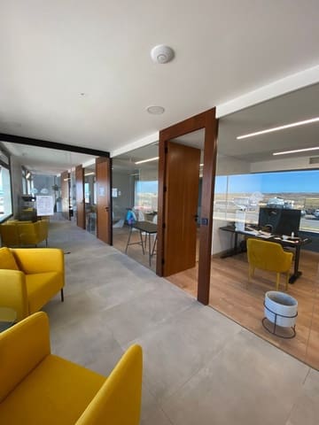 Office for rent in Corralejo, La Oliva - € 500 (Ref: 6242466)